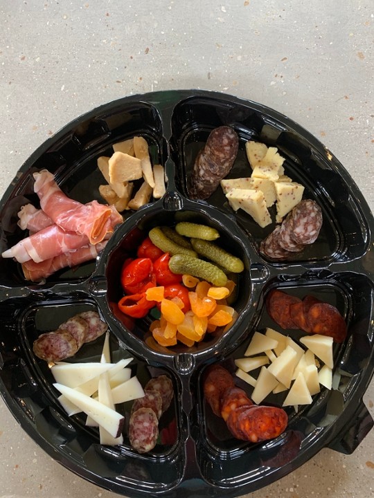 CHARCUTERIE TO-GO 5-7 people
