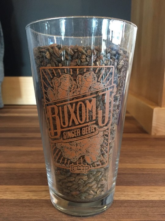 Buxom J Pint