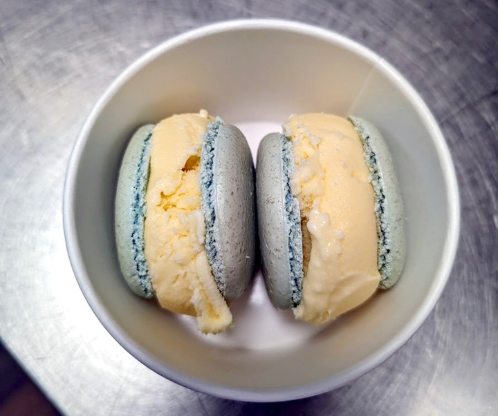 Mango macaron ice cream