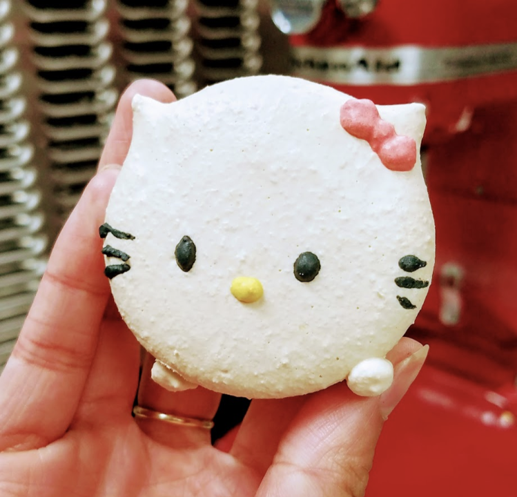 Hello Kitty macarons