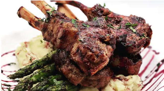 Lamb Chops With Mashed Potatos And Aspargus SPCE