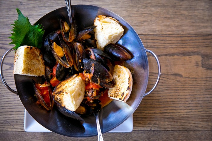 Wok Tossed Mussels