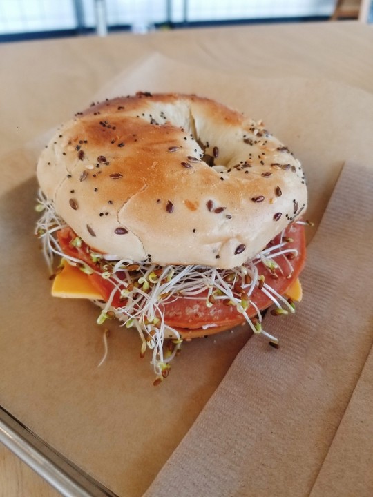 Vegan Ham Bagel Sandwich w/ chips