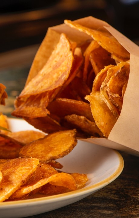 House Chips & Onion Dip (v)