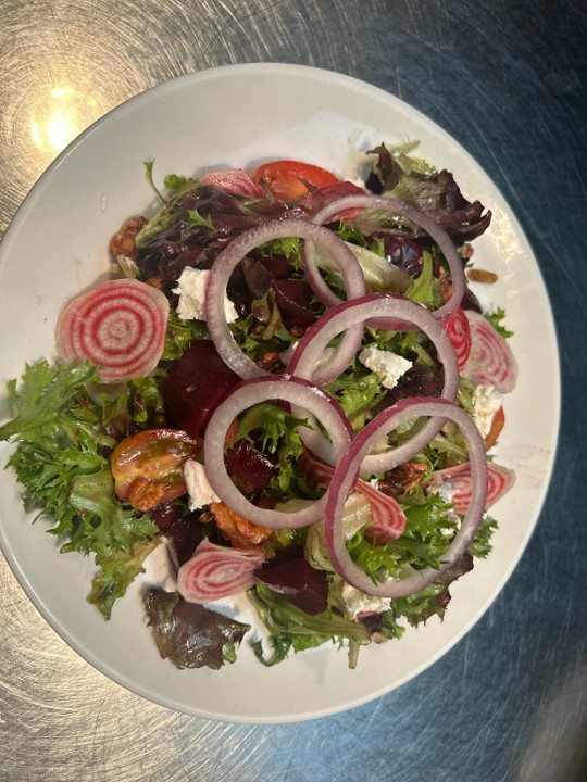 Beet & Chévre Salad