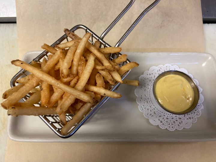 Fries w/ Saffron Aïoli