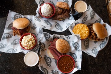 MIKE'S BBQ Mesquite Wood Grill