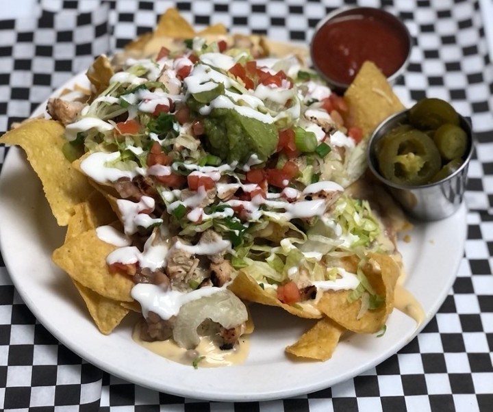 CHICKEN NACHOS