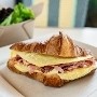 Le croissandwich  w/ Ham