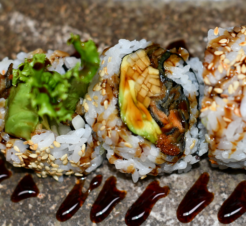 R12.Salmon Skin Roll