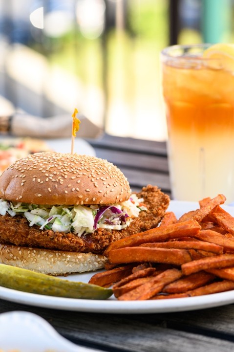 FRIED CHICKEN SANDWICH