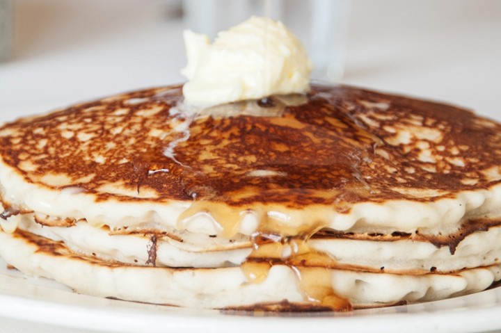 CLASSIC BUTTERMILK PANCAKES