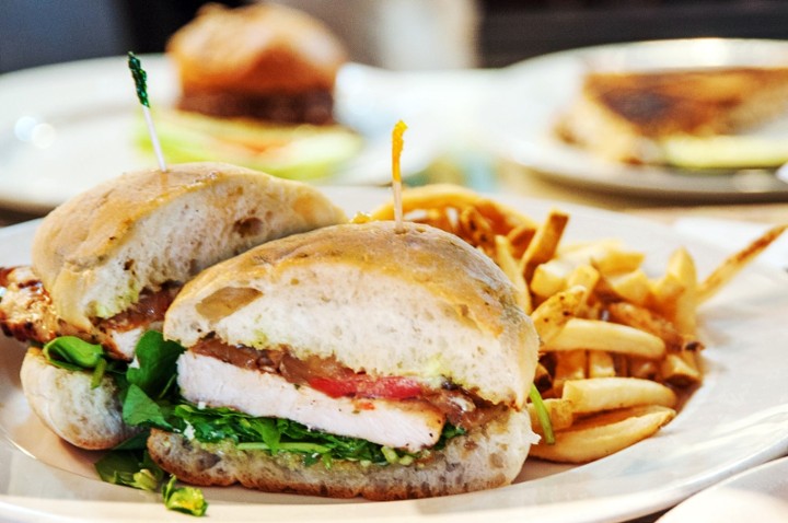 GRILLED CHICKEN SANDWICH