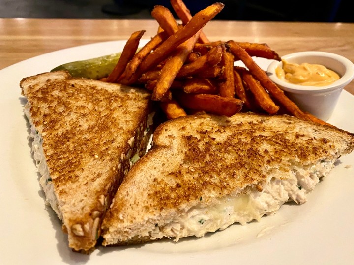 TUNA MELT