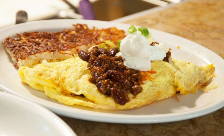 CHILI & CHEESE OMELETTE