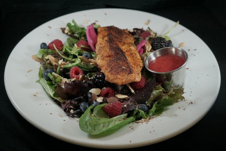 Grilled Salmon Berry Salad