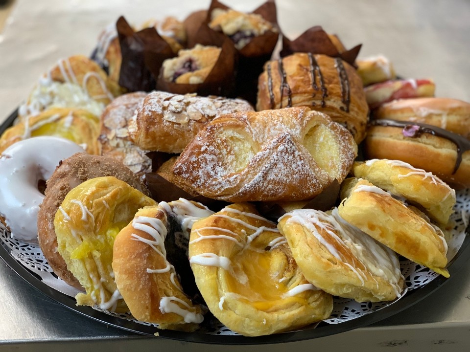ASSORTED PASTRY TRAY (PRICE PER PERSON)