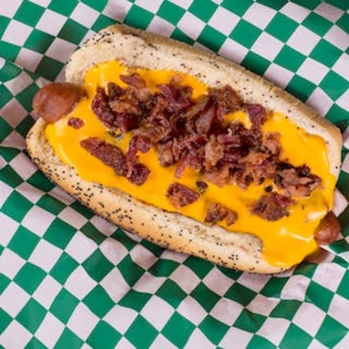 BACON CHILI CHEESE DOG