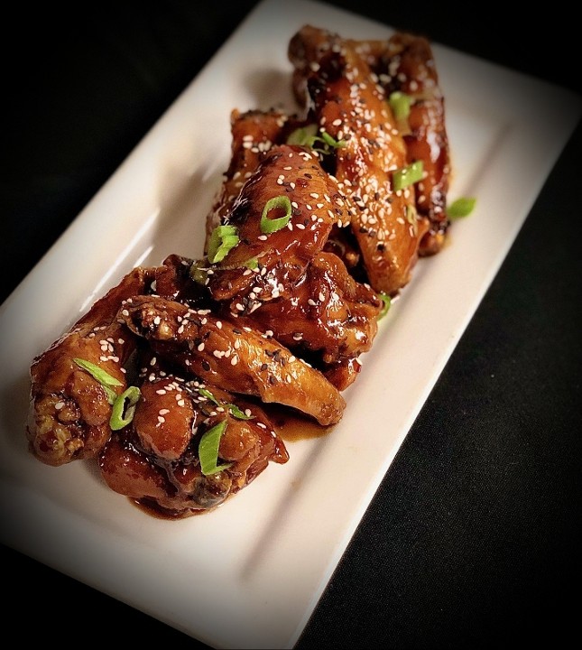 Crispy Confit Chicken Wings