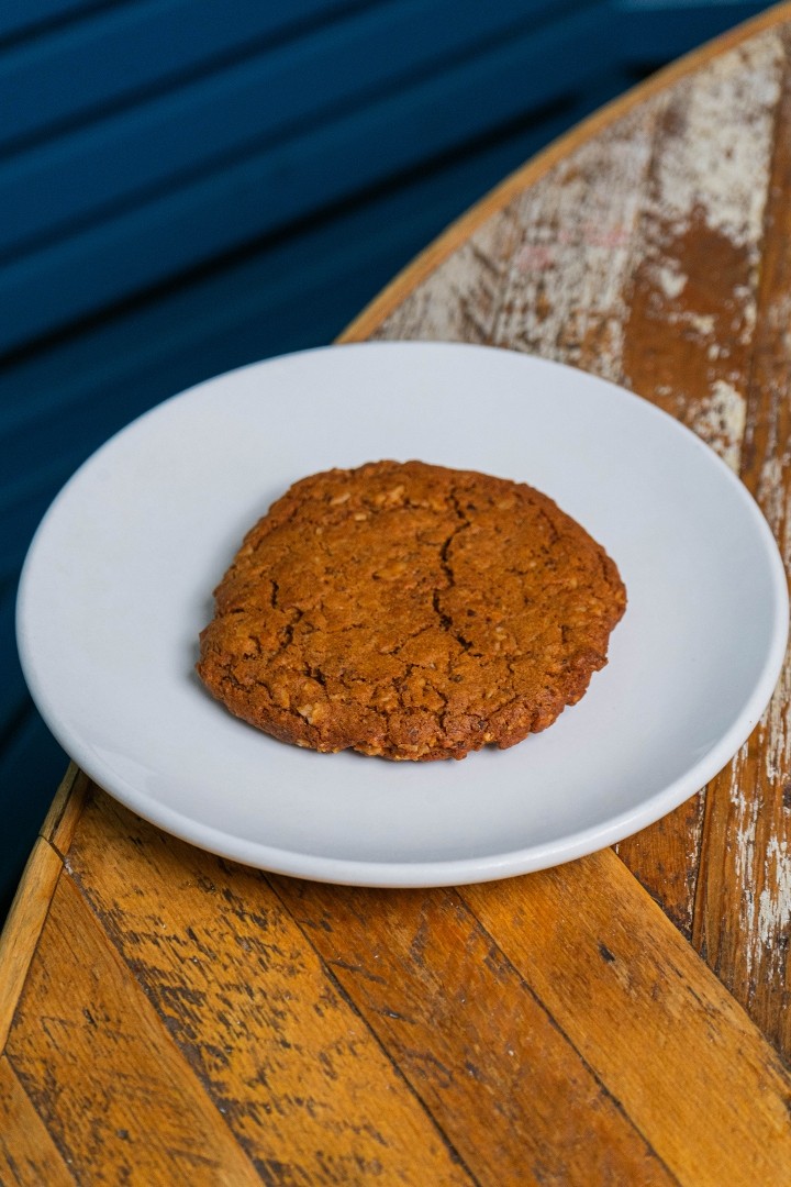 Vegan Gluten-Free Peanut-Choco Cookie