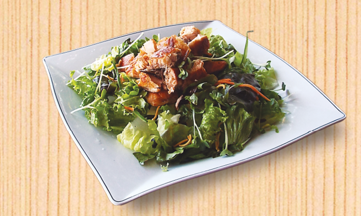 92) Grilled Salmon Salad  烤三文魚沙拉
