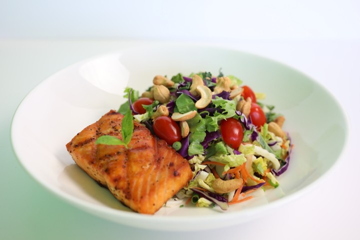 Grilled Salmon Salad