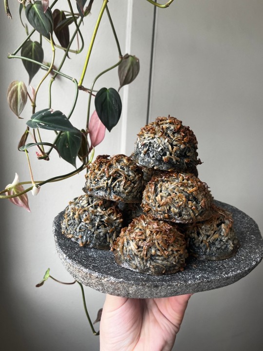 Coconut Black Sesame Macaroon (Gluten And Dairy Free. Contains Egg)