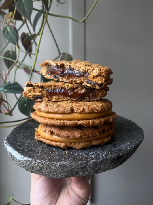 Oatmeal Cream Pie With Dulce De Leche And Seasonal Jam