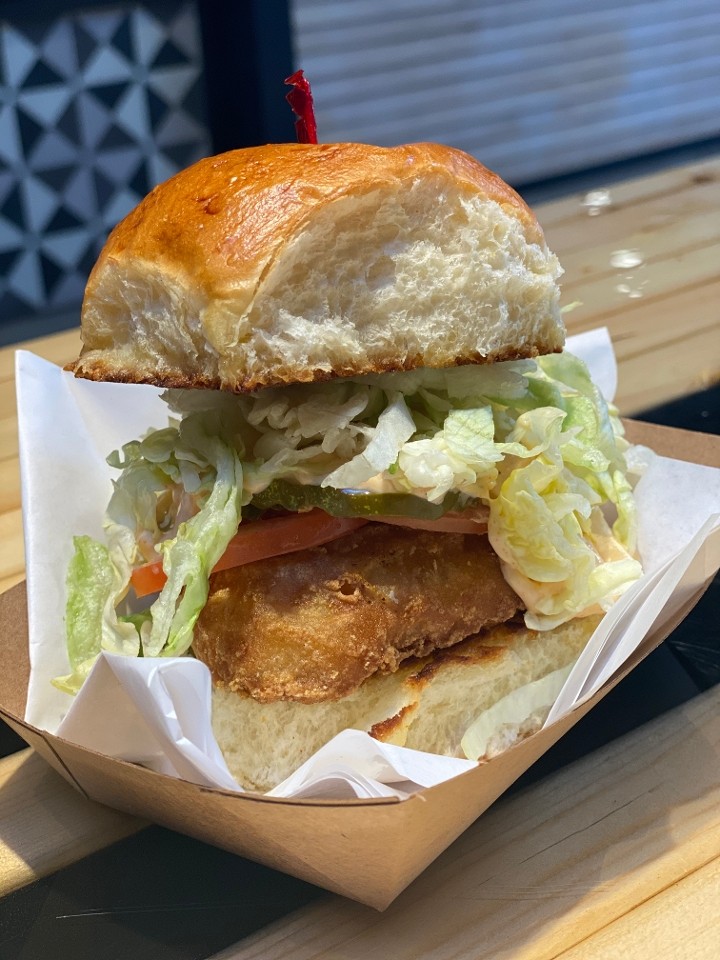 Fishwhich-Ale battered cod / pickles / lettuce / onion / tomato / remoulade