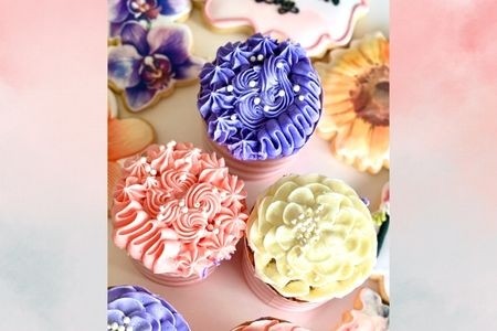 Vanilla Mother's Day Cupcakes