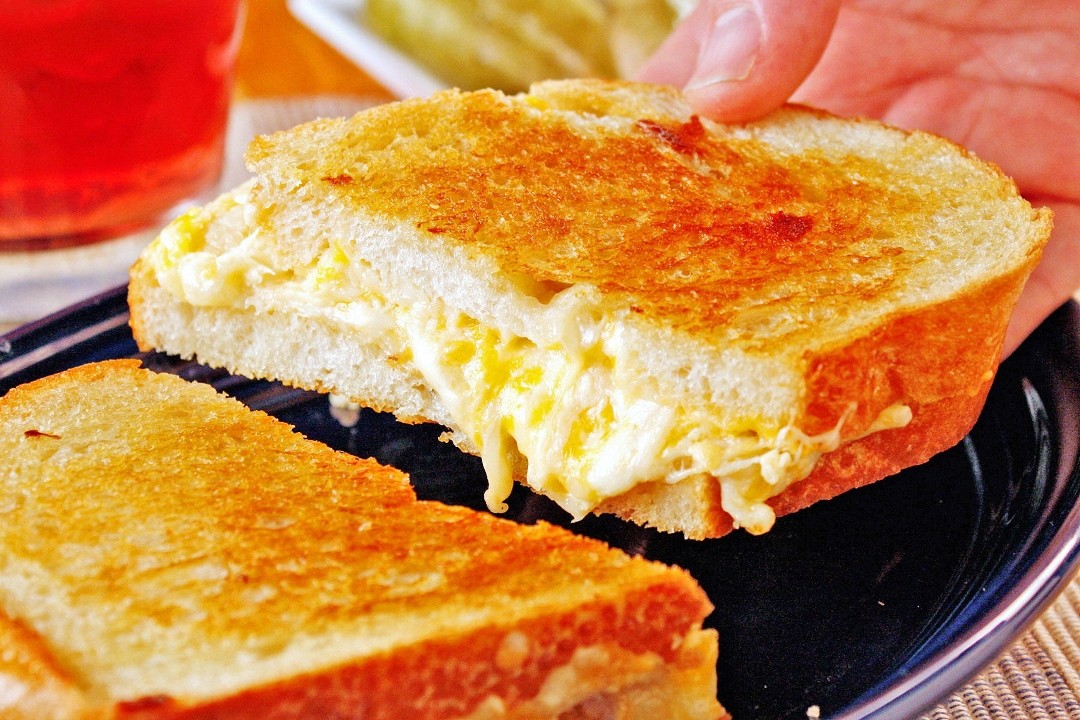 CHILD'S GRILLED CHEESE SANDWICH
