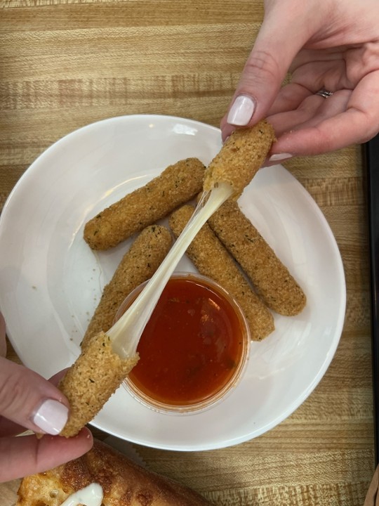 Mozzarella Sticks (6)