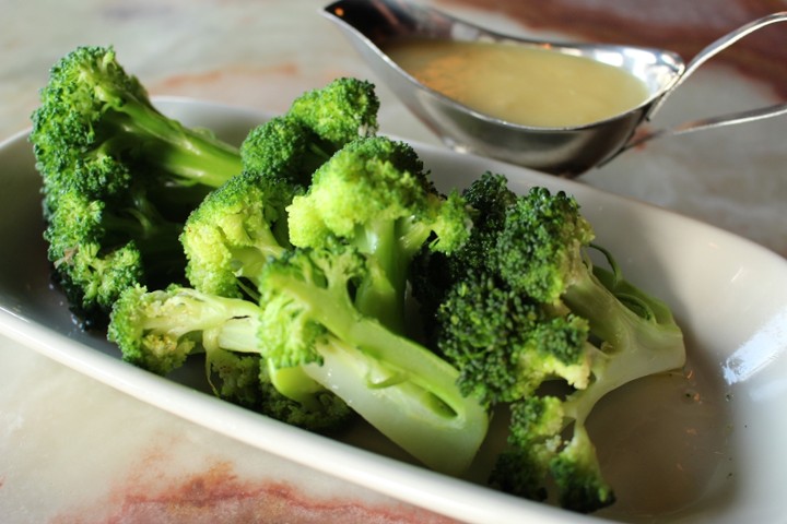 STEAMED BROCCOLI