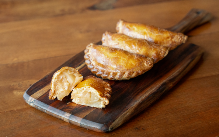 Empanada of the Month – Caramel Apple Pie (v)