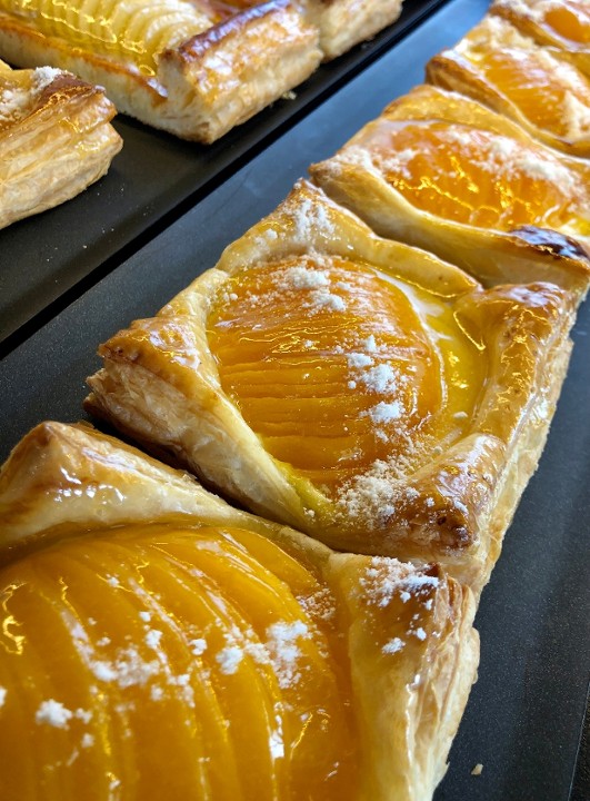 NEW Peach tart ONLY on SAT & SUN (2 days in advance)