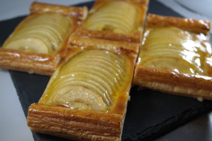 Apple Tart ONLY on SAT & SUN (2 days in advance)