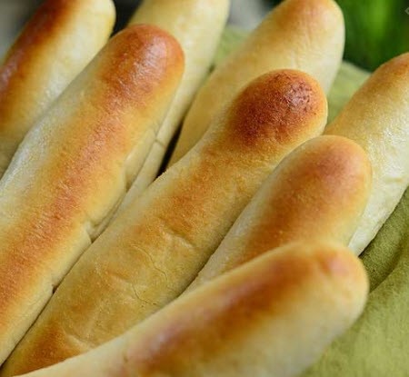 6 Breadsticks with Marina