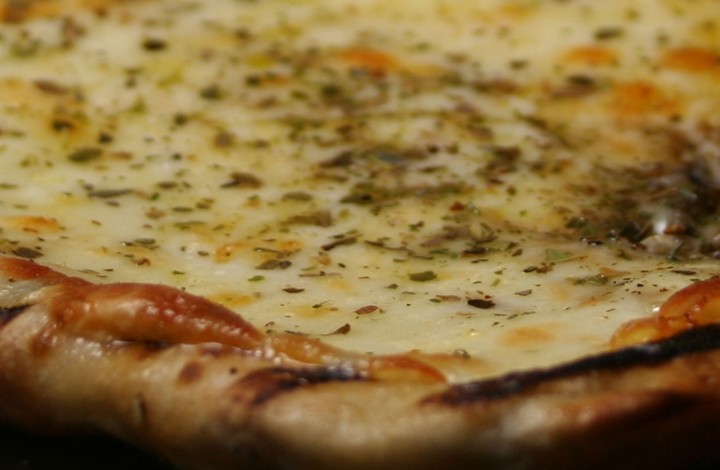 Grilled White Pizza