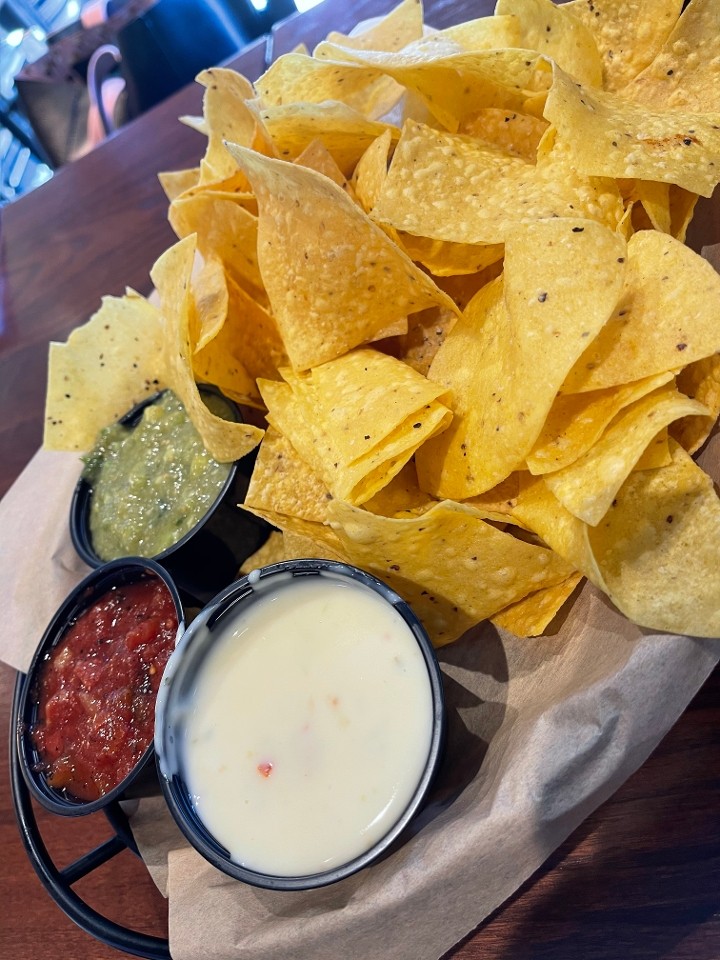 Trio Dips & Chips
