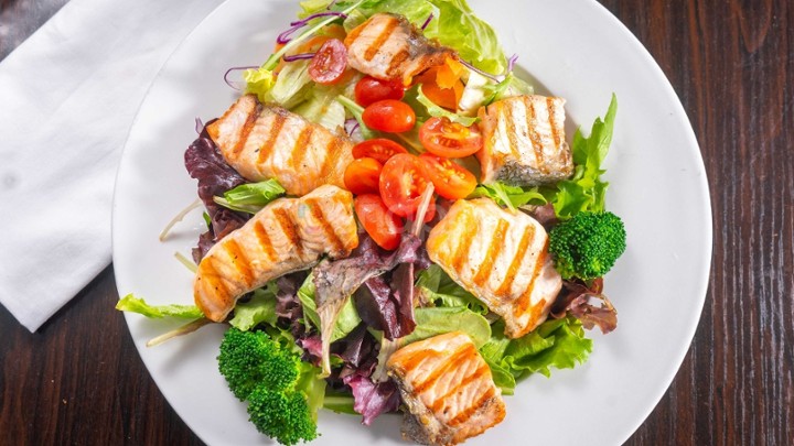 Grilled Salmon Salad