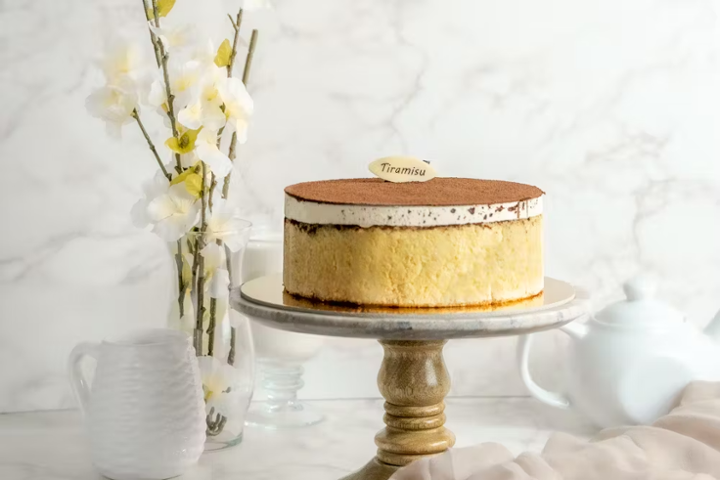 Tiramisu Cake