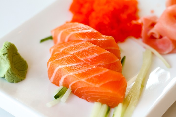 Salmon Sashimi (3pc)