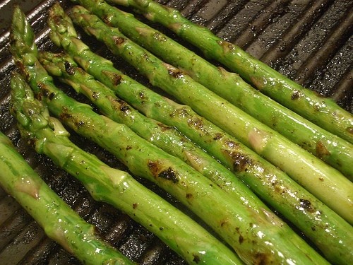 Grilled Asparagus (7 pcs)