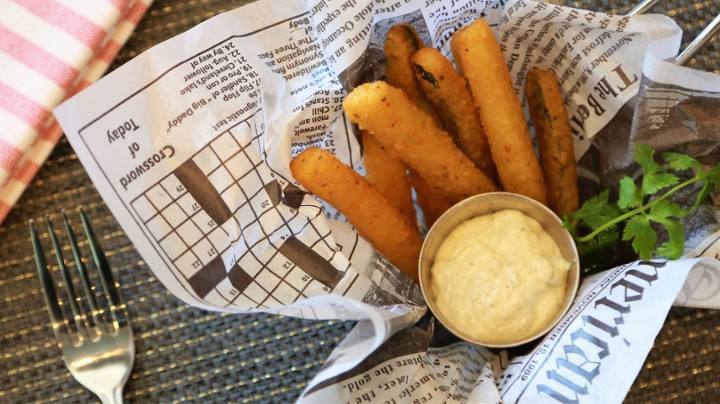 Fried Zucchini Sticks (8 pcs)