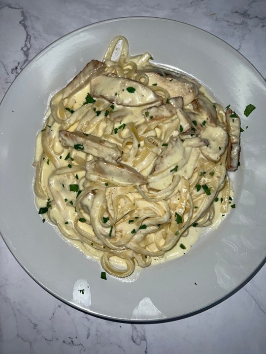 CHICKEN ALFREDO