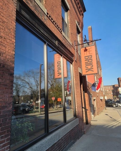 The Brick Restaurant & Bar
