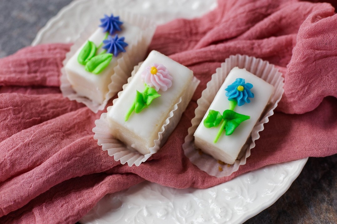 Petit Four
