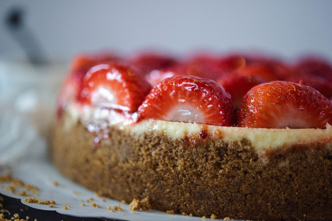 WHOLE- Cheesecake- Strawberry