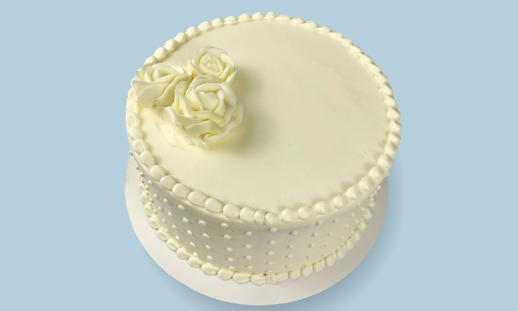 White Roses Cake