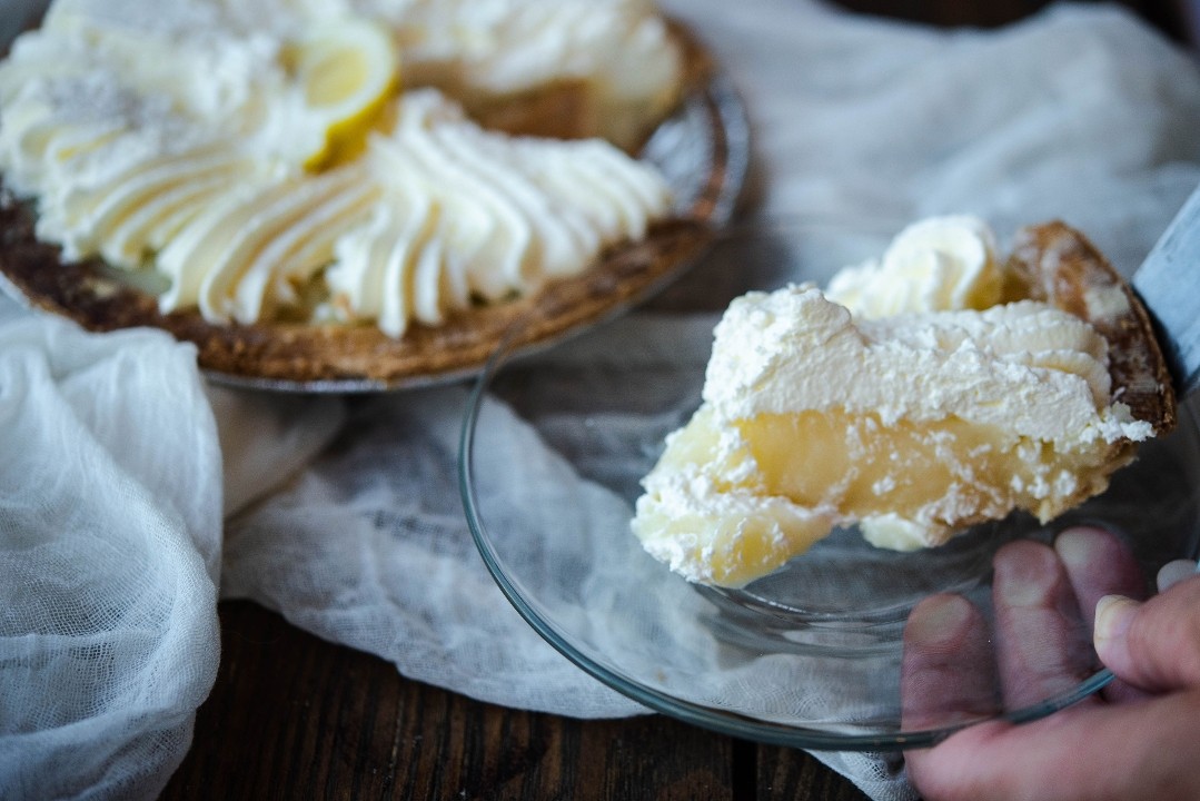 Lemon Whip Cream Pie